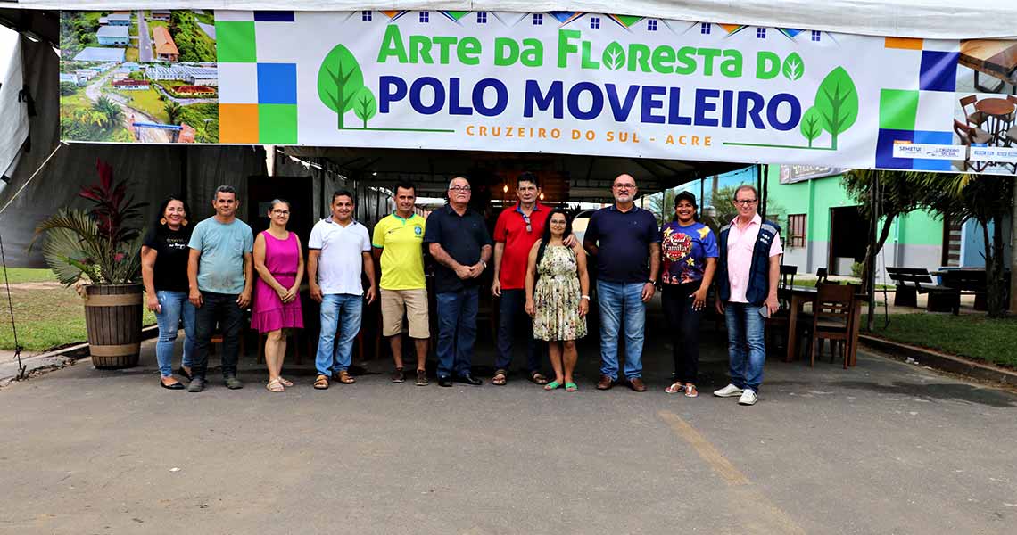 Moveleiros comemoram sucesso da feira ‘Arte da Floresta’ em Cruzeiro do Sul