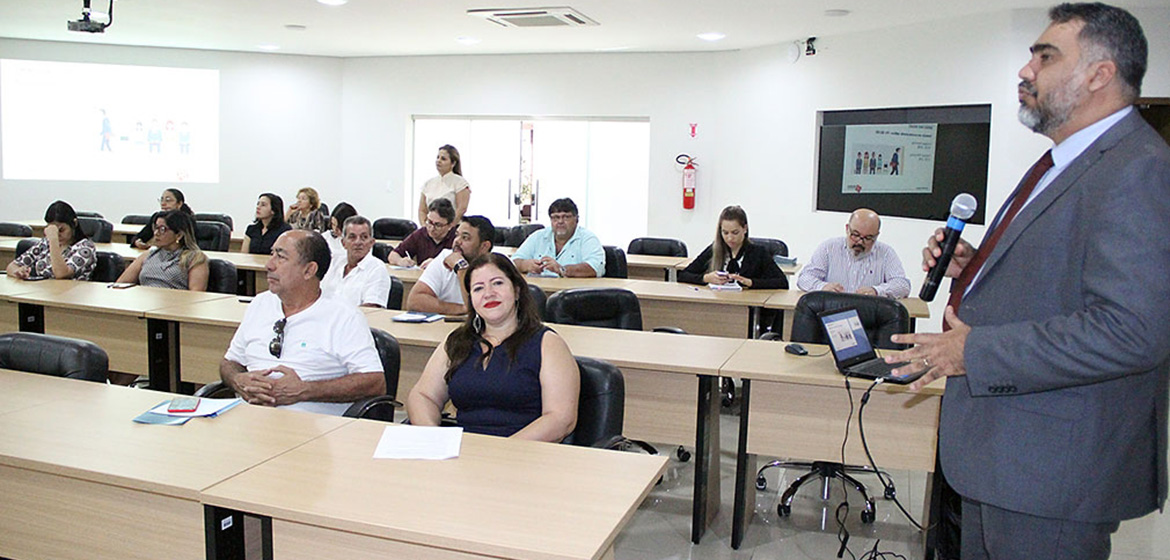 Workshop de Competitividade e Acesso ao Crédito é realizado na FIEAC 