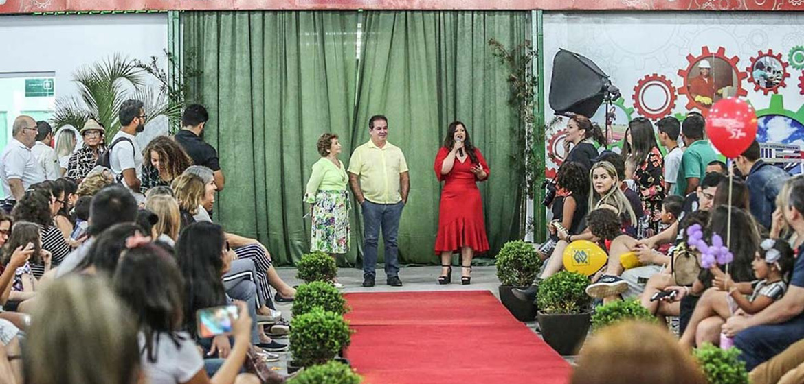 Espaço Indústria: desfile das empresas de confecção é destaque na primeira noite da Expoacre 