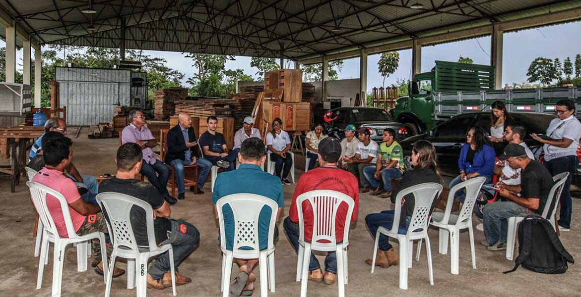 Sena Madureira: Diretoria da FIEAC se reúne com empresários do Polo Moveleiro