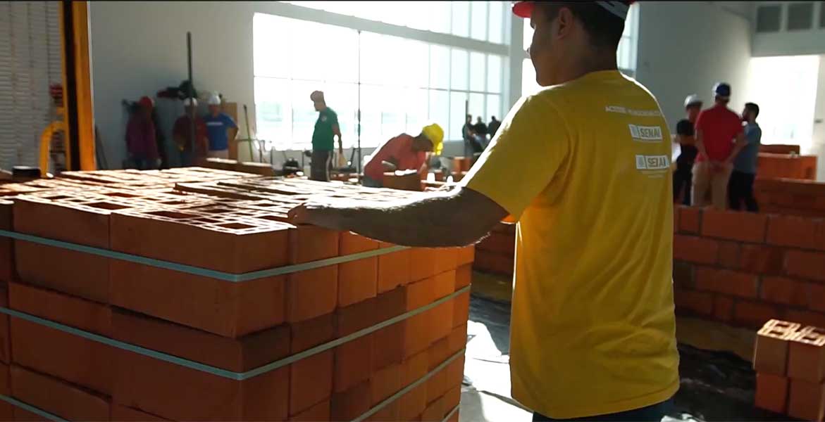 Casa Cerâmica convida Anicer para live sobre construção