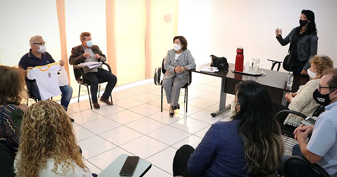 Sincon e Educação Municipal discutem padronização do uniforme escolar