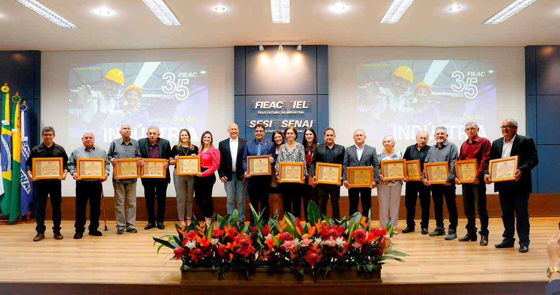 FIEAC comemora Dia da Indústria com homenagens e palestra