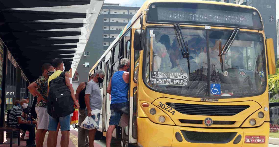 Redução da tarifa e do tempo de espera incentivariam uso do transporte público