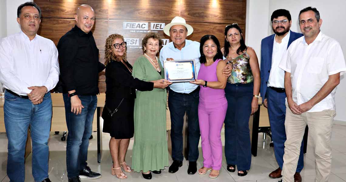 Sindicato da Indústria de Confecções homenageia o prefeito Tião Bocalom