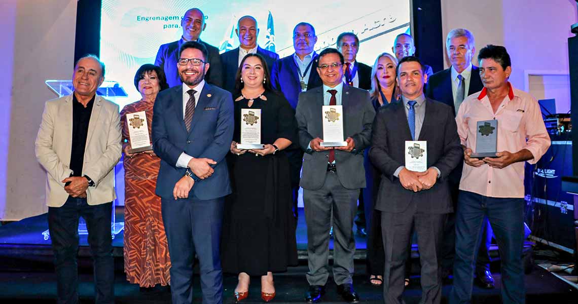 FIEAC homenageia empresários e personalidades com Honraria do Mérito Industrial