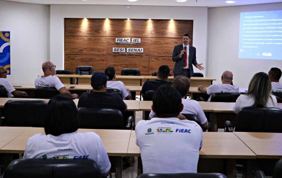 FIEAC sedia Encontro Regional sobre Negociação Coletiva