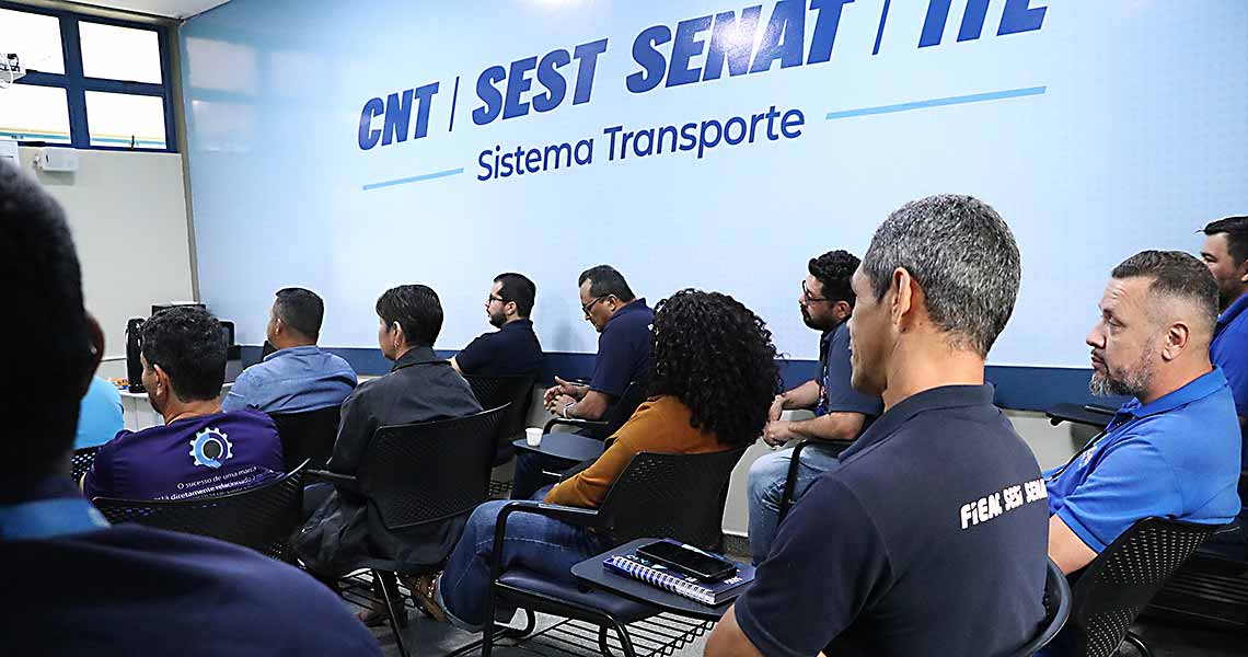FIEAC realiza capacitação em direção defensiva com foco na segurança e prevenção de acidentes