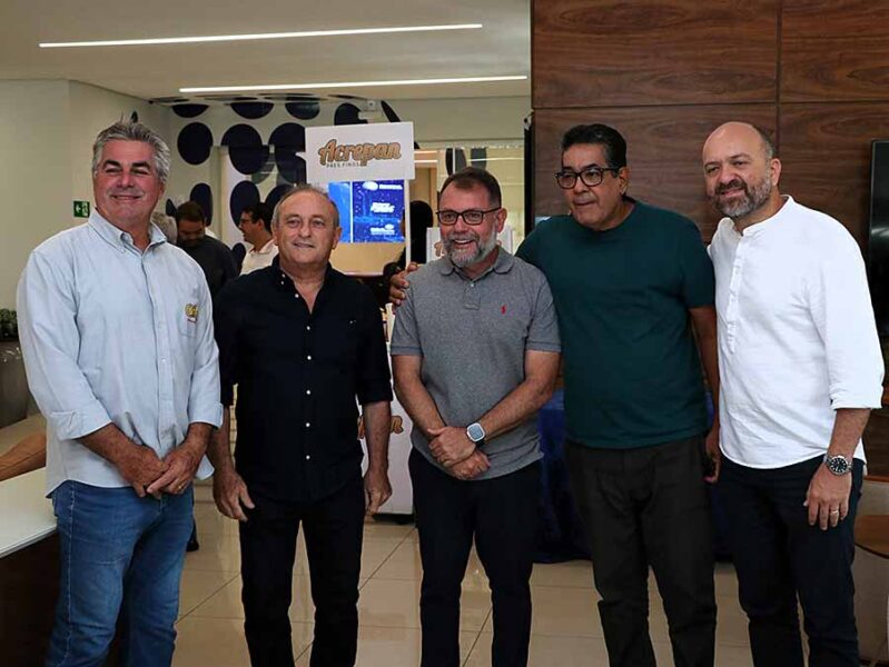 Sinpal apresenta produtos da indústria de alimentos ao prefeito e secretários de Rio Branco