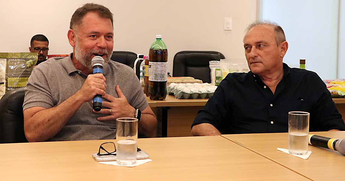 Sinpal apresenta produtos da indústria de alimentos ao prefeito e secretários de Rio Branco