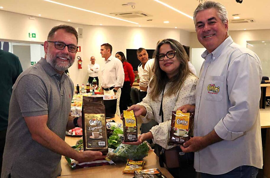 Sinpal apresenta produtos da indústria de alimentos ao prefeito e secretários de Rio Branco
