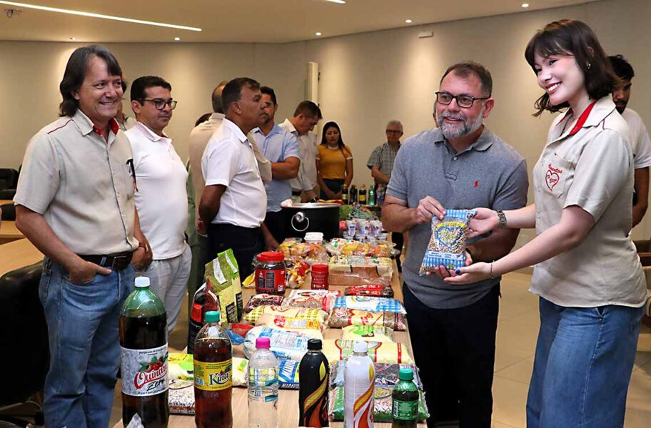 Sinpal apresenta produtos da indústria de alimentos ao prefeito e secretários de Rio Branco